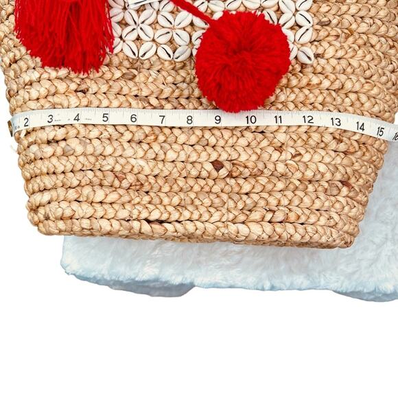 Haute Hippie Straw Seashell Basket Bag Red Tassel Floral Flamingo Interior NWT - Picture 8 of 11